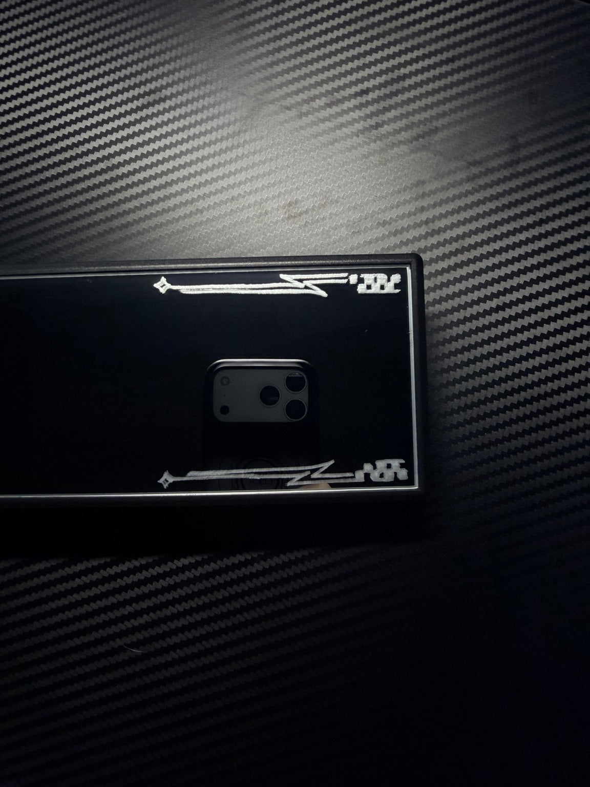 GT-R mirror border detail